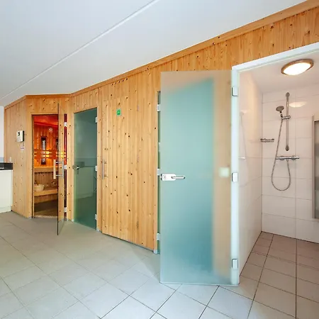 Villa Wellness With Private Indoor Pool, On A In The Maasduinen Arcen