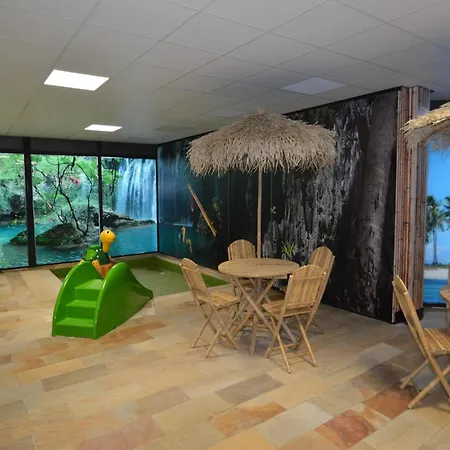 Villa Wellness With Private Indoor Pool, On A In The Maasduinen *